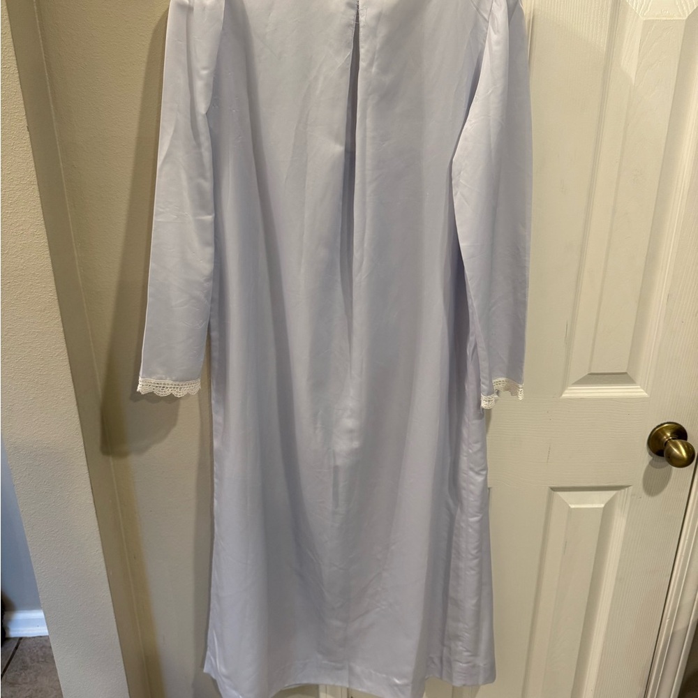 Vintage Christian Dior OLGWU Union Made Pale Purple/Lavendar Nightgown - Picture 6 of 11
